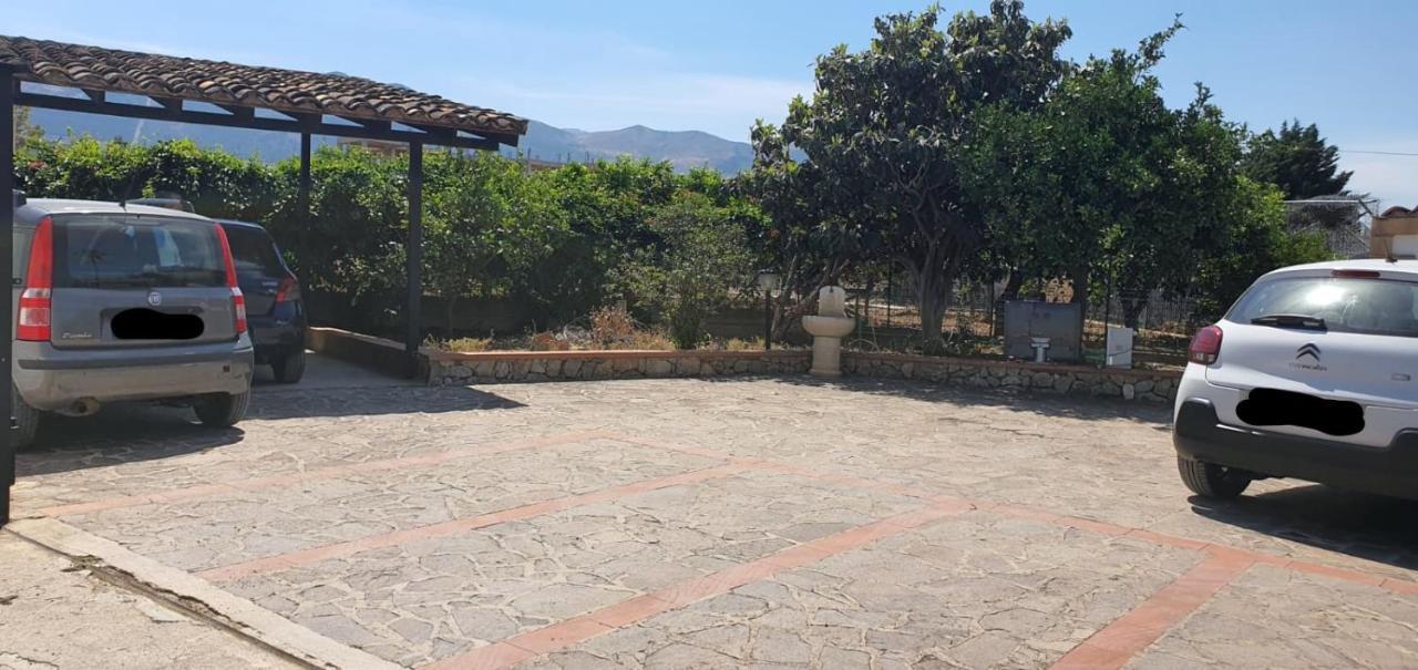 VILLA MARIANNA CON PISCINA PRIVATA ampi spazi esterni e WIFI FREE Trabia Esterno foto