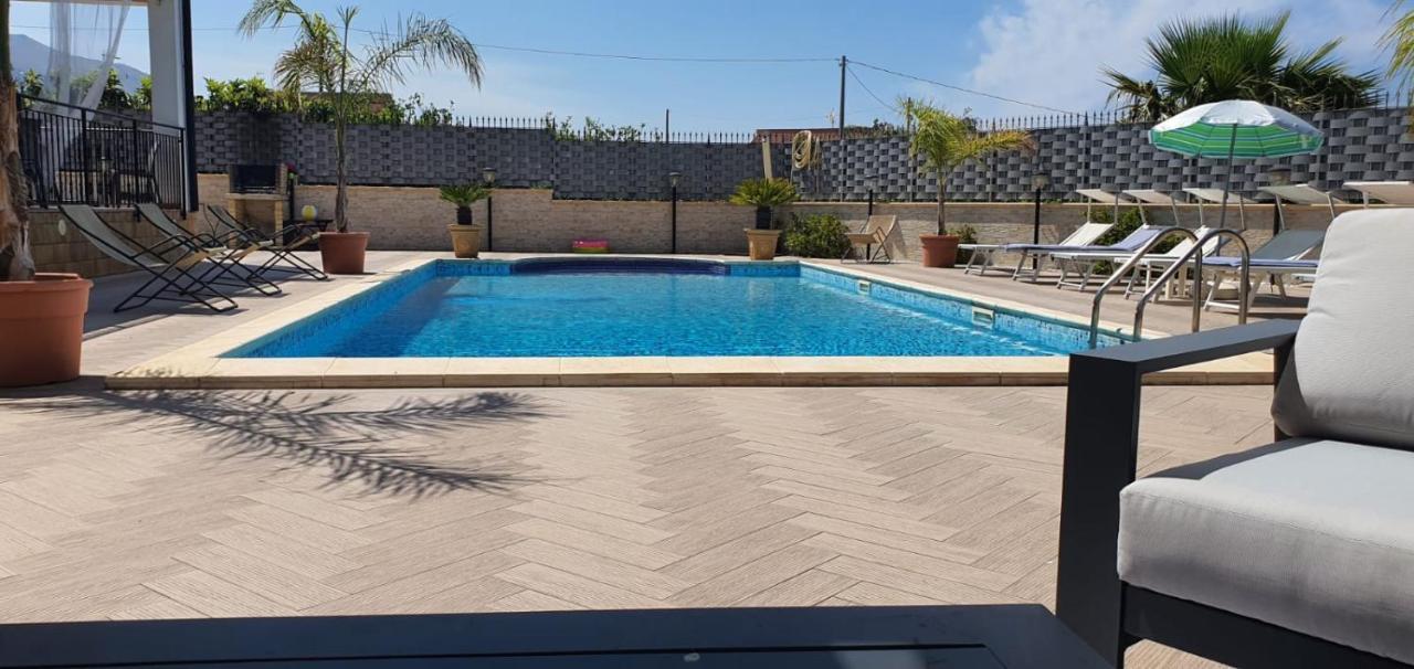VILLA MARIANNA CON PISCINA PRIVATA ampi spazi esterni e WIFI FREE Trabia Esterno foto